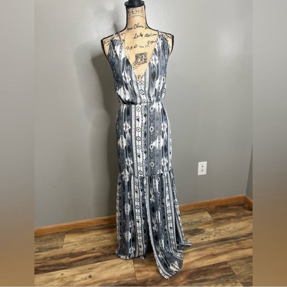 Lulu’s Mystical moment grey printed maxi dress size medium cocktail party